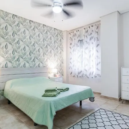1 Bedroom Stunning Apartment In Fuengirola דירה