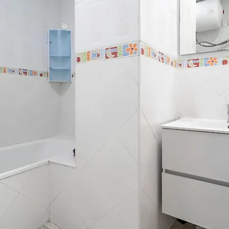 1 Bedroom Stunning Apartment In Fuengirola